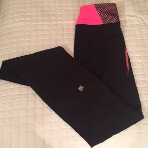 Victoria’s Secret supermodel slim pant